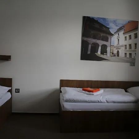 Pod Radnici 3*